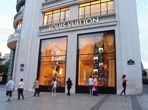 boutique louis vuitton champs élysées|louis vuitton outlet in paris.